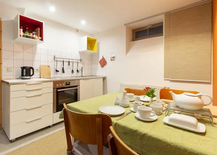 Alte Falknerei Appartement *